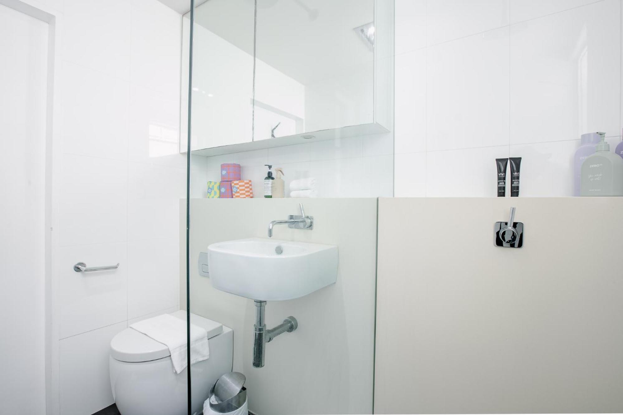 Beachside 2bed Escape - Views Sydney